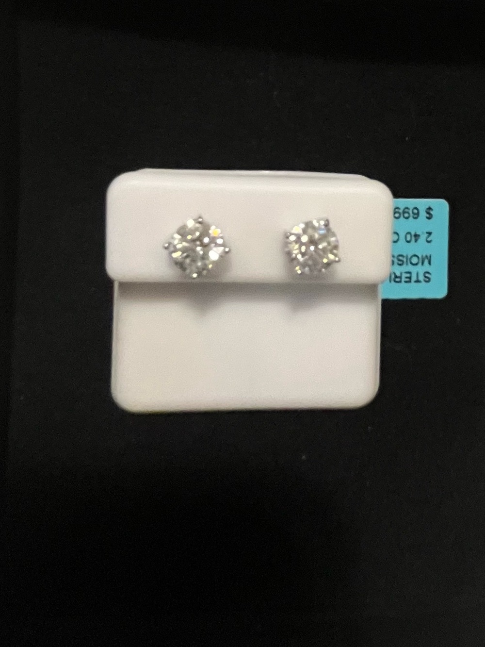 Sparkling Round Clear Crystal Stud Earrings - Silver Tone